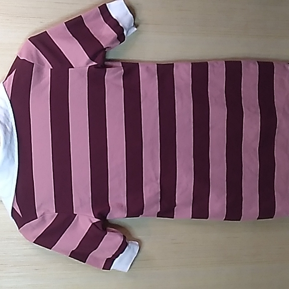 Love by Design v neck Tunic Women's Size Medium burgundy & Pink w a front pocket - Picture 2 of 4